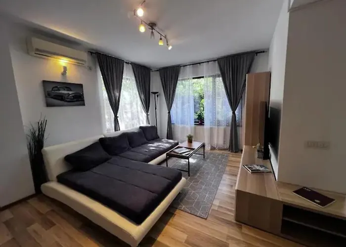 Luminoasa Cu Curte Privata Bucharest