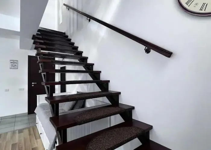 Luminoasa Cu Curte Privata * Bucharest