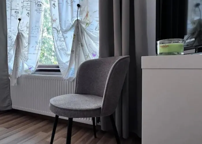 Luminoasa Cu Curte Privata Villa Bükreş