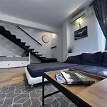 Luminoasa Cu Curte Privata Villa Bucarest