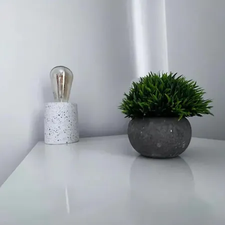 Luminoasa Cu Curte Privata Бухарест