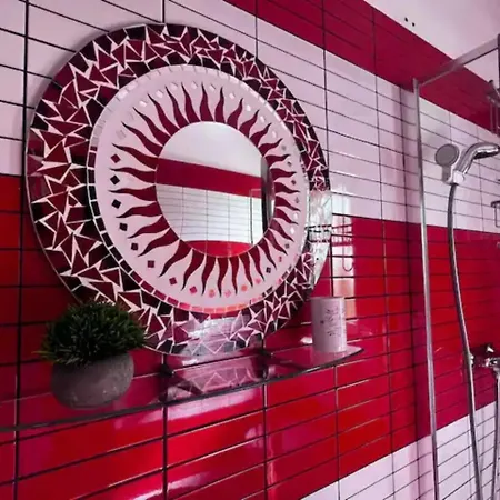 Luminoasa Cu Curte Privata