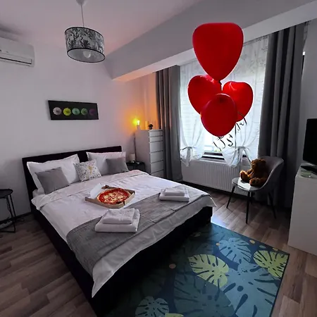 Luminoasa Cu Curte Privata Villa *