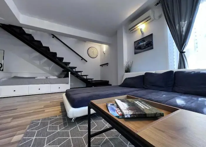 Luminoasa Cu Curte Privata ヴィラ ブカレスト