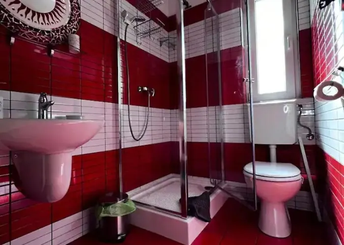 וילה Luminoasa Cu Curte Privata *