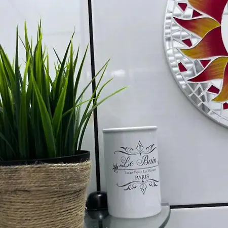 Luminoasa Cu Curte Privata