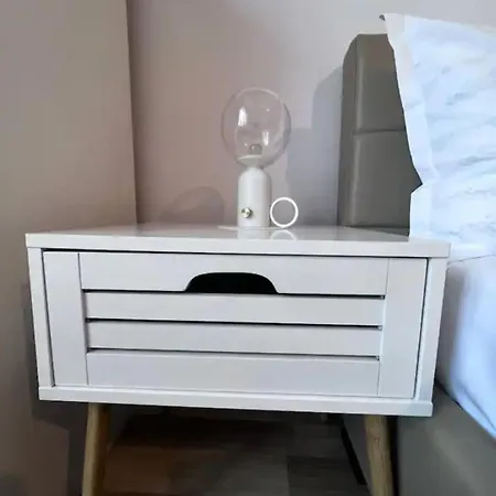 Luminoasa Cu Curte Privata Villa Bukarest